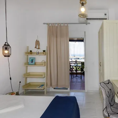 Seafront Blue Apartment *