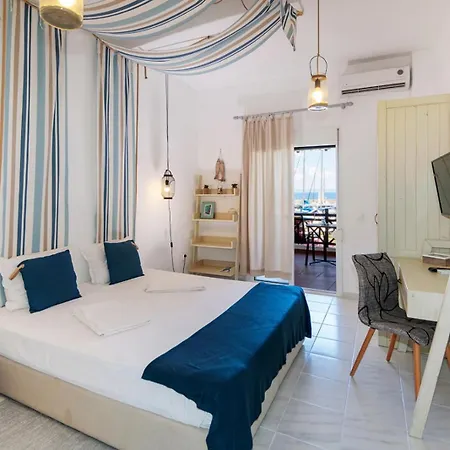 Seafront Blue Apartment *