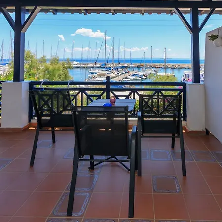 Apartment Seafront Blue *